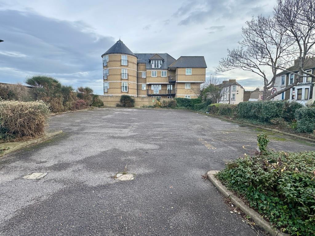 Lot: 64 - SUBSTANTIAL PREMISES WITH CAR PARK AND POTENTIAL ON ONE ACRE PLOT - Car park